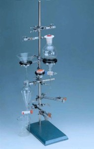 Statyw laboratoryjny z wyposażeniem