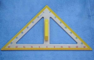 Trójkąt drewniany magnetyczny 