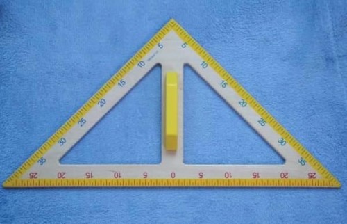 Trójkąt drewniany magnetyczny