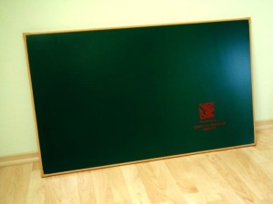 Tablica magnetyczna zielona pozioma na przybory szkolne matematyczne 