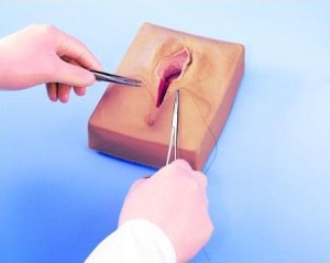 Szycie krocza - zestaw dydaktyczny