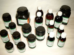 Zestaw odczynników i chemikaliów - szkoła licealna 